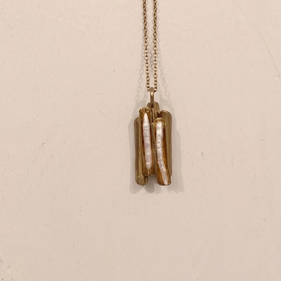 Statement Pearl Necklace - Picture 3 of 3